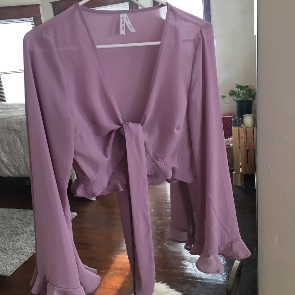 Flowy wide sleeved crop top